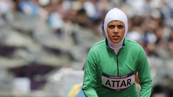 Leichtathletin Sarah Attar lief bei den Spielen 2012 in London mit bedeckten Haaren