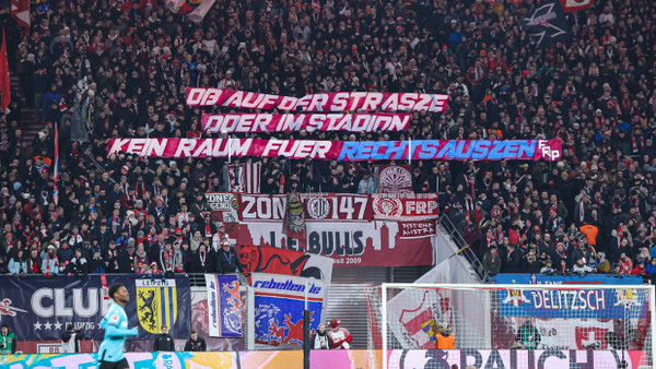 Kein Raum für rechts außen: Leipziger Fans am vergangenen Wochenende beim Bundesligaspiel gegen Leverkusen