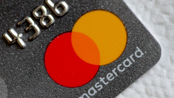 Das Mastercard-Logo könnte bald auf deutlich mehr Karten prangen.