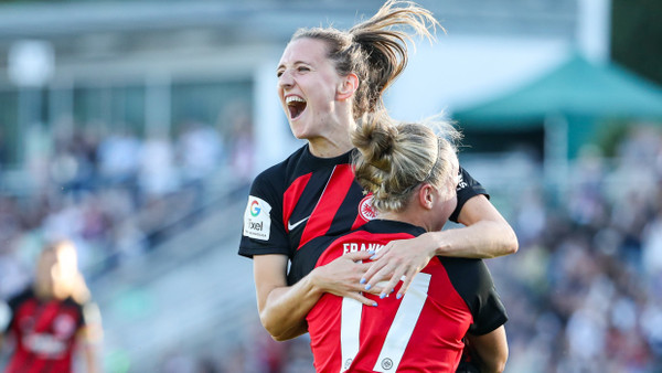 Kennen sich aus mit Jubelmomenten im internationalen Fußball: Lara Prasnikar und die Eintracht-Frauen, hier beim Spiel gegen den 1. FC Slovácko