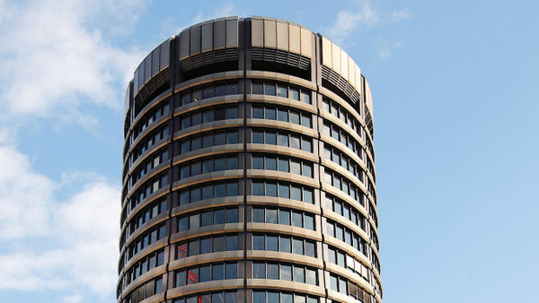 BIZ-Turm in Basel: Die Bank der Zentralbanken wacht über die Geldpolitik.