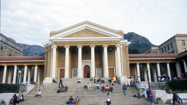 Ein Berg von Arbeit: An der University of Cape Town werden vor malerischer Kulisse Höchstleistungen verlangt.
