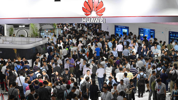 Auf der Messe in Schanghai war das Interesse an den  Produkten von Huawei riesig.