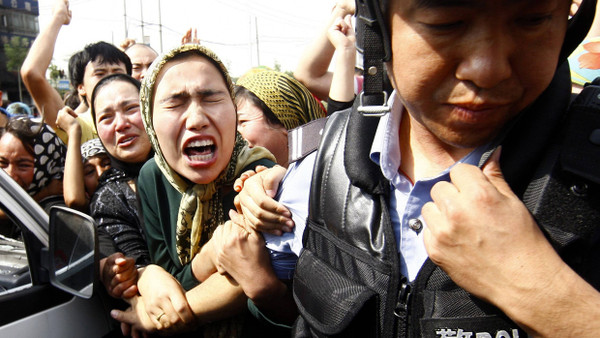 Ein großer Streitpunkt ist der brutale Umgang Chinas mit den Uiguren.
