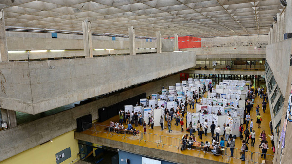 Die Nummer eins in Südamerika: An der „Universidade de São Paulo“ bewegen sich ausländische Studenten auch architektonisch in einer anderen Welt.