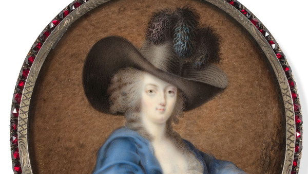 Aus ihrem Schicksalsjahr: Porträtminiatur von Marie-Antoinette,  signiert und datiert  „Bourdier fils fecit 1789“,  Taxe bei Artcurial 3000 bis 5000 Euro.
