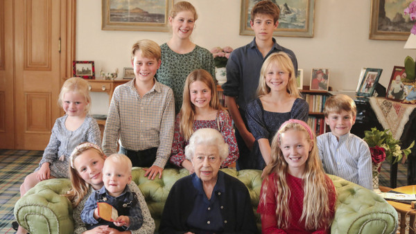 Mit den Jüngsten der Familie: Königin Elisabeth vor ihrem Tod