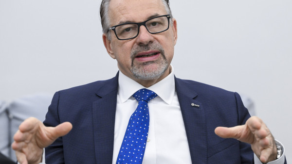 ESA-Generaldirektor Josef Aschbacher