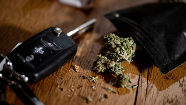 Neue Regeln fürs Autofahren nach dem Cannabis-Konsum gibt es noch nicht.
