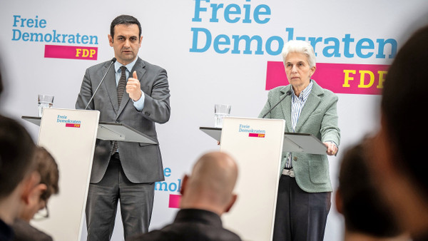 Wollen die Wende: Marie-Agnes Strack-Zimmermann und Bijan Djir-Sarai, beide FDP, am Montag in Berlin
