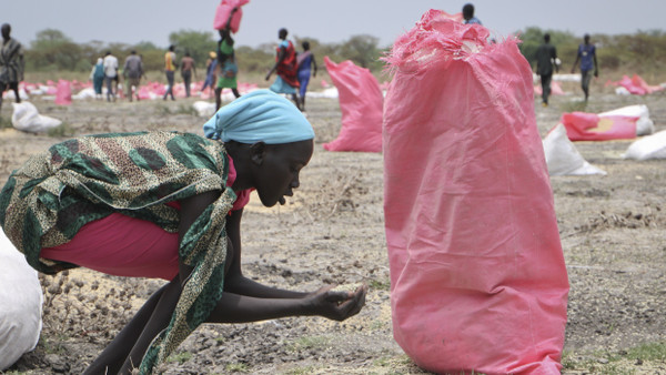Das Welternährungsprogramm versorgt weltweit Menschen in Not, wie hier im Südsudan. Neue Technologien machen diese Hilfe effizienter.
