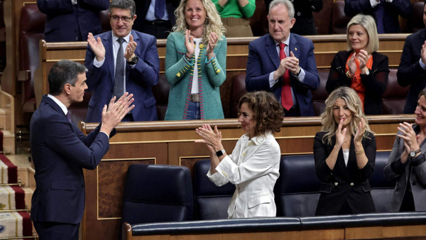 Der spanische Ministerpräsident Pedro Sánchez kündigt die Anerkennung Palästinas im Parlament an