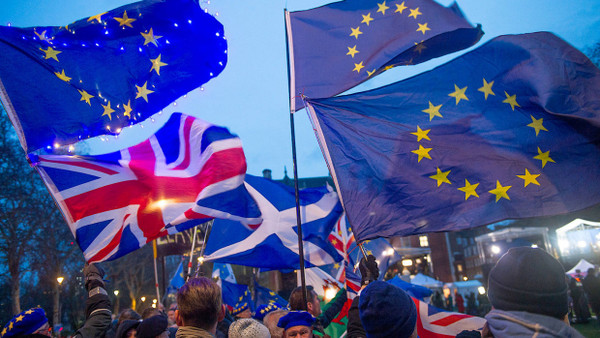 EU-Flaggen wehen kaum noch in London, aber Millionen Bürger der Union wollen bleiben.