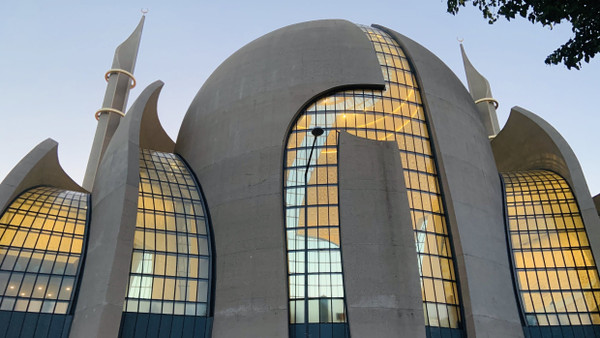 Die Zentralmoschee in Köln-Ehrenfeld