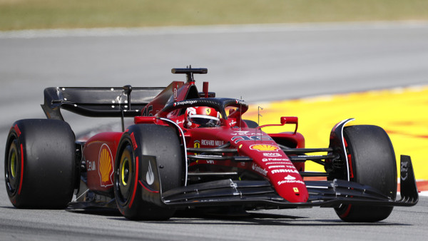 Auf Kurs: Charles Leclerc im Ferrari