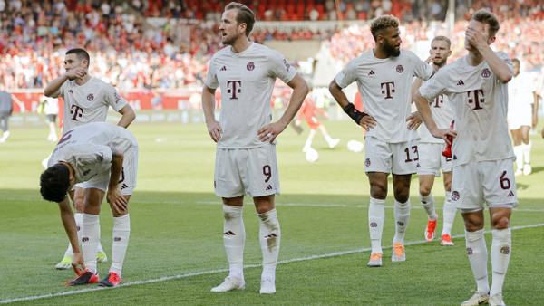 Fassungslosigkeit beim FC Bayern nach der Niederlage in Heidenheim