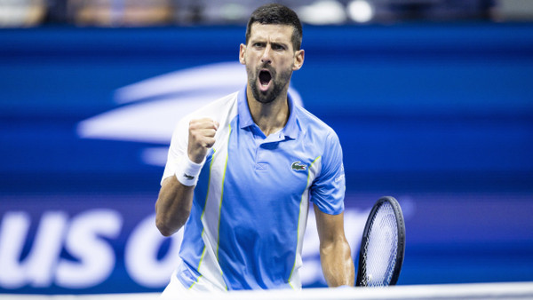 Der serbische Tennisspieler Novak Djokovic hat bei den US Open gegen Ben Shelton gewonnen und erreicht zum zehnten Mal das Endspiel.