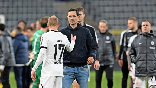 Der Kapitän geht von Bord: Trainer Dino Toppmöller wird sich höchstens noch am letzten Spieltag bei Sebastian Rode für dessen Einsatz auf dem Spielfeld bedanken können.