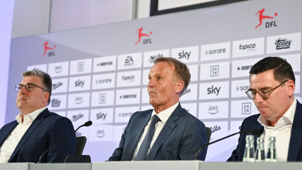 Krachende Niederlage für das Führungstrio: Axel Hellmann (l-r), Hans-Joachim Watzke und Oliver Leki