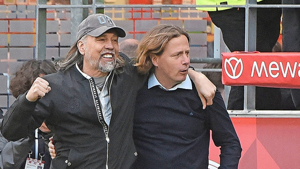 Endlich mal wieder Grund zum Jubeln in Mainz: Trainer Bo Henriksen (rechts) und Manager Martin Schmidt
