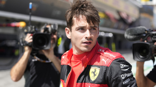 Pole Position, Führung im Rennen, Fahrt in die Garage: Charles Leclerc erlebte in Barcelona ein Wechselbad der Gefühle.