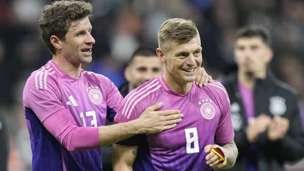 Zwei, die gute Zeugen sind für die Stimmung und Lage der Fußball-Nationalmannschaft: Thomas Müller (links) und Toni Kroos