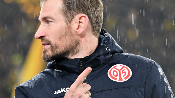 Ob Jan Siewert auch 2024 noch Mainzer Trainer ist, bleibt unklar.