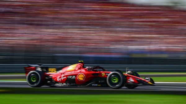 Roter Raser: Sainz im Ferrari-Land
