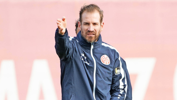 Er gibt die Richtung vor: Jan Siewert, derzeit Cheftrainer von Mainz 05.
