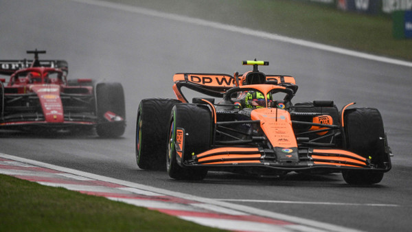 Kommt im Regen von Shanghai gut zurecht: Landon Norris (r.) im McLaren