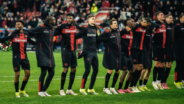 Bayer Leverkusen feiert seine Spitzenstellung