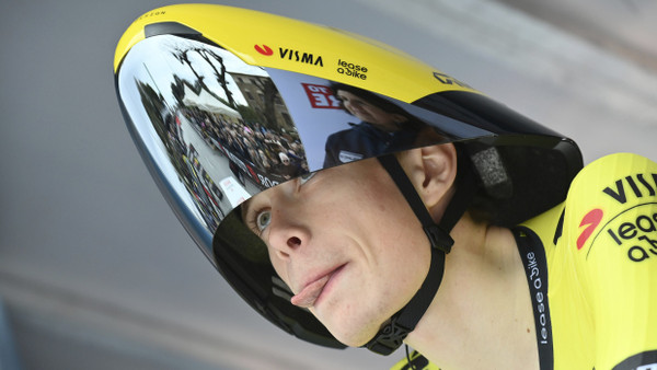 Jonas Vingegaard trug beim Zeitfahren einen Aufsehen erregenden Helm.