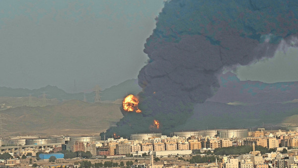 Niemand soll sich sicher fühlen: Durch den Angriff der Huthi auf ein Öllager ist die Formel 1 zwischen die Fronten geraten.