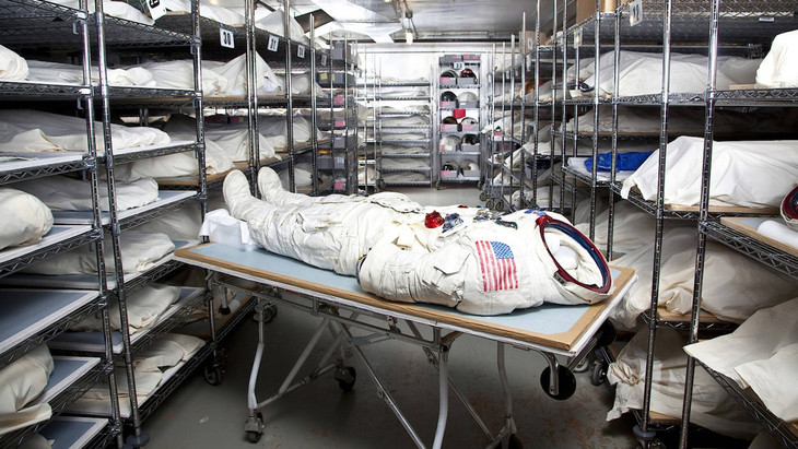 Primus inter pares: Der Raumanzug, in dem Neil Armstrong den Mond betrat, hier noch im Magazin. Seit vergangener Woche ist das Stück wieder im National Air and Space Museum in Washington ausgestellt.