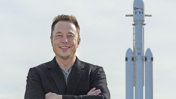 Maschinenbauer und Maschine: Elon Musk im Kennedy Space Center in Florida