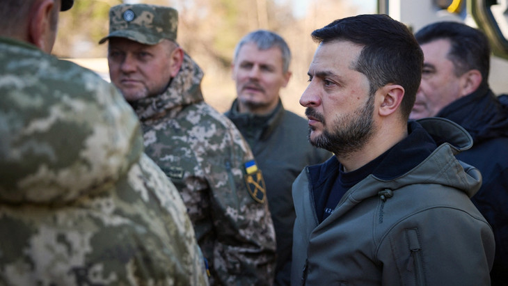 Erst Streit, dann Entlassung: Der gewesene Chef der ukrainischen Streitkräfte, General Valerij Saluschnyj (links) und Präsident Wolodymyr Selenskyj (rechts).