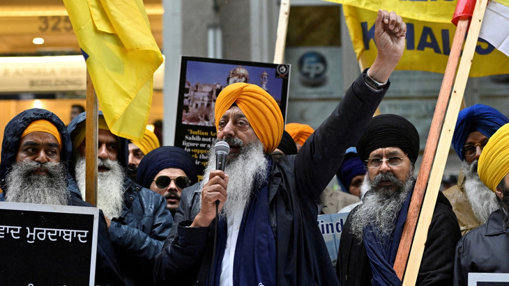 Demonstranten vor dem indischen Konsulat in Toronto nach der Ermordung eines Sikh-Aktivisten.