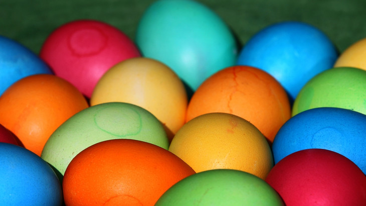Bunte Tradition: Von den gefärbten Eiern bleiben nach den Feiertagen meistens einige übrig.