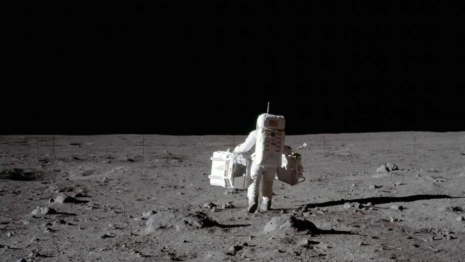 Buzz Aldrin war einer der ersten Astronauten, die wie hier am  20. Juli 1969 einen Fuß auf den Mond setzte.In den letzten Jahren ist es ruhiger geworden um die Raumfahrt, aktuell kommt jedoch wieder Begeisterung für Welttraummissionen auf.