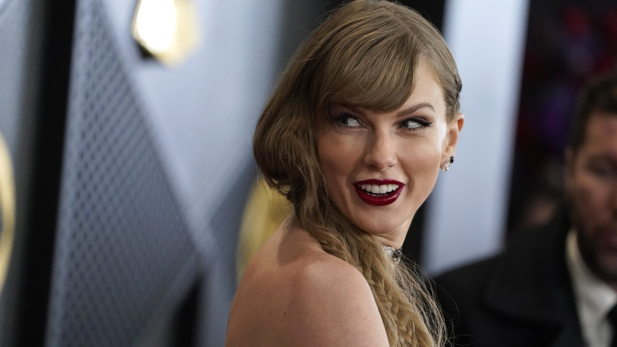 Taylor Swift Anfang Februar bei den Grammy Awards in Los Angeles. Während der Verleihung verkündete sie ihr elftes Studioalbum „The Tortured Poets Department“.
