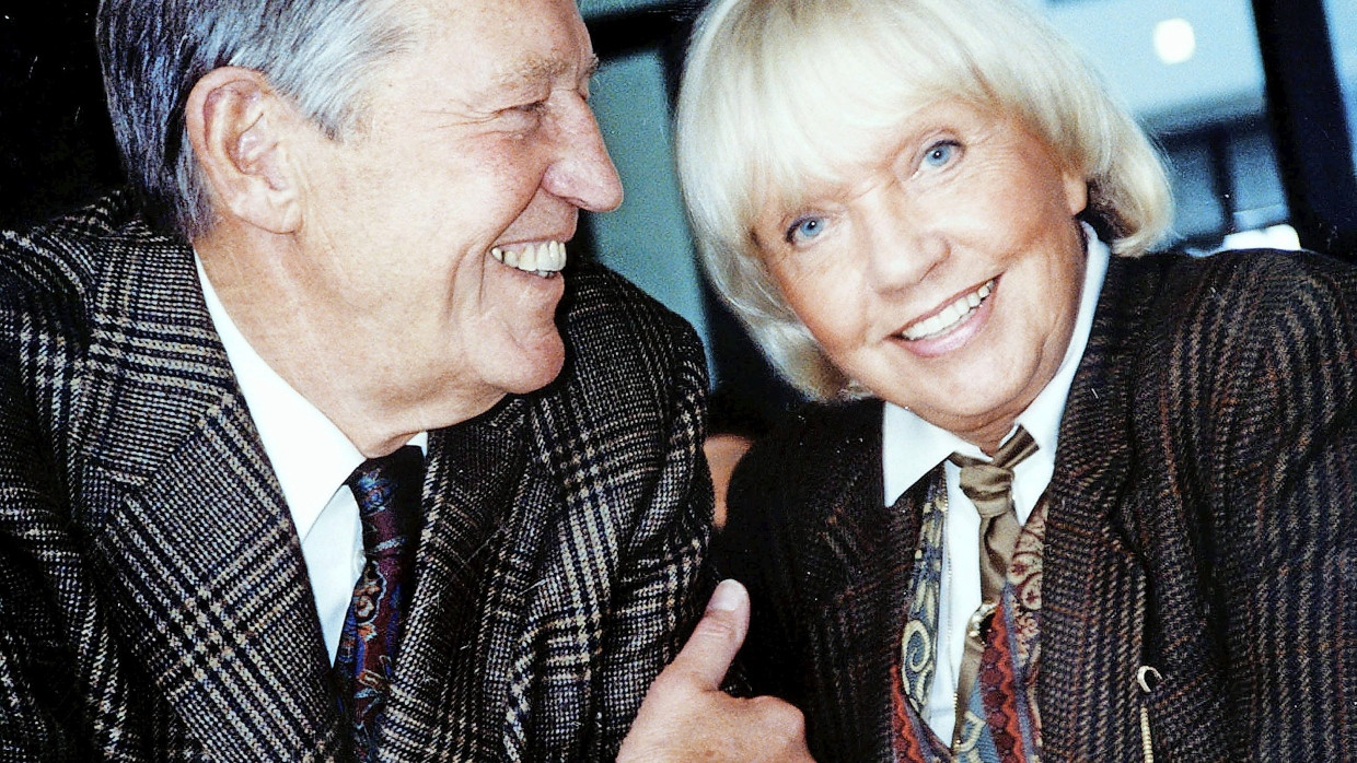 Erika Hegewisch (1929-2024) zusammen mit ihrem Mann Klaus im Jahr 1998