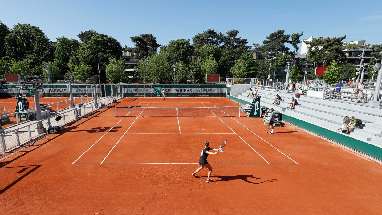 Weit weg: Das ist nicht das Bild einer Club-Meisterschaft, das sind die French Open auf Platz 13.