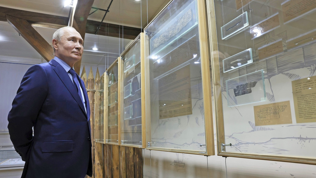 Glorreich muss Geschichte sein: Wladimir Putin im März im Museum für Geschichte und Völkerkunde