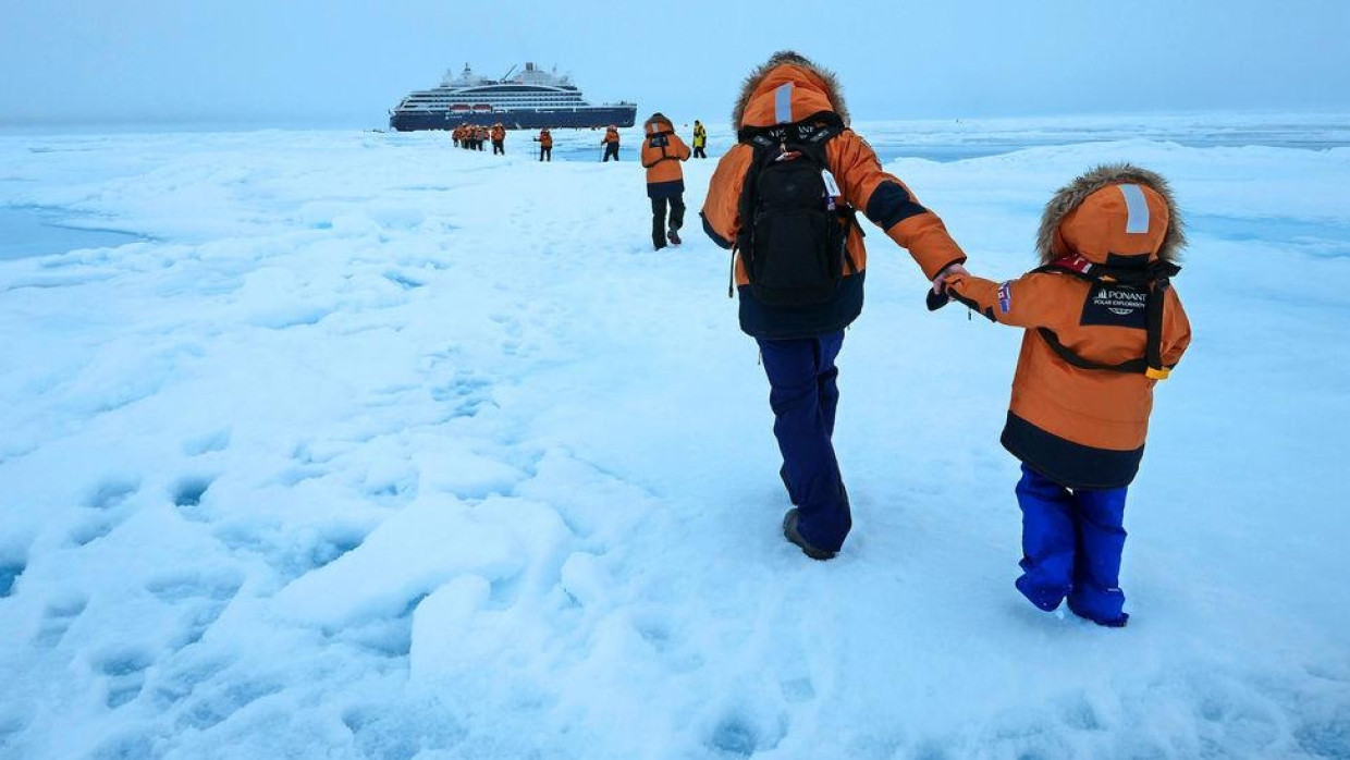 Freizeit am Nordpol: Manche gehen spazieren . . .