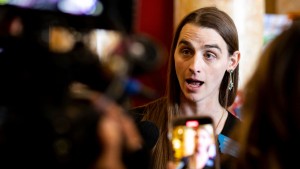 Montana schließt Trans-Abgeordnete von Debatten aus