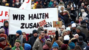 Tausende Teilnehmer bei Demos gegen rechts in Berlin und Potsdam