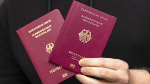 Bundesregierung wirbt auf Arabisch für deutschen Pass