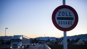 Schweiz schafft Zölle auf wichtige Waren ab