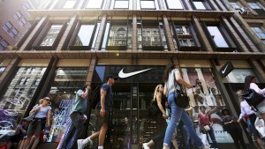 Nike will zwei Milliarden Dollar einsparen