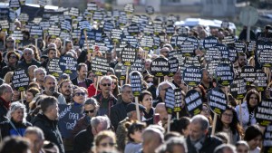 Türken protestieren auf Gedenkfeier